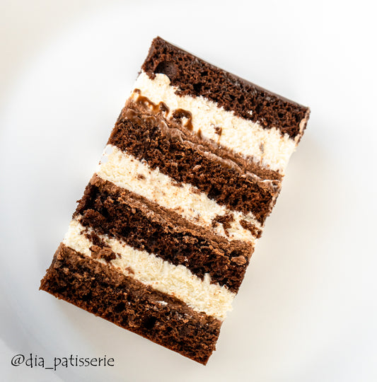 Šokoladinis Tortas „Varškės Sūrelis" – „Dia Patisserie" perkamiausias receptas | Skaitmeninis PDF