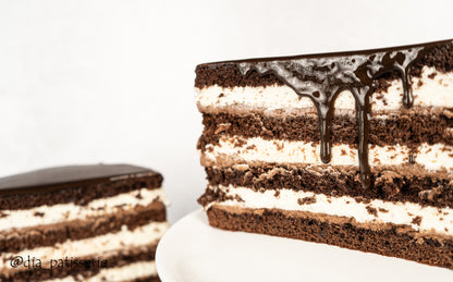 Šokoladinis Tortas „Varškės Sūrelis" – „Dia Patisserie" perkamiausias receptas | Skaitmeninis PDF